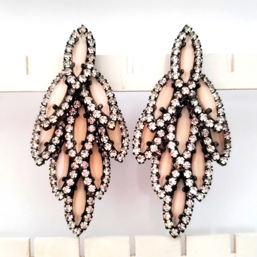 Blush drop earrings